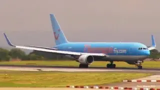 Thomsonfly Boeing 757&767 takeoff at Manchester Airport.