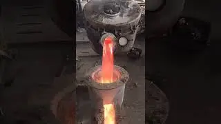 The aluminum alloy smelting and casting process #hotmetal #fabrication #productionline #ironwork