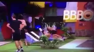 Emilly agredindo Marcos bbb 17