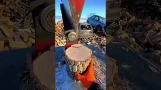 Automatic Wood Splitter in Action #exploringinnovation #machine #europeanengineering