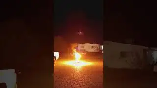Gold top strobe rocket #fireworks #pyronation #pyro #pyroaddicts #boom #explosive