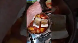 Nonna Carmela prepara il Pesce stocco alla messinese