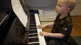 Konstanty gra Etiudę nr 1 ze zbioru S., Raube (Etiudy na Fortepian cz. 1)  z metronomem.