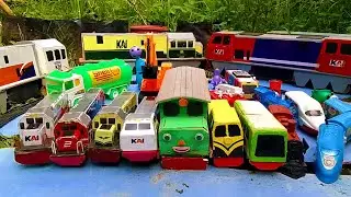 Drama Kereta Api Tabrakan Dan Anjlok! Merakit Mainan Kereta Api Cc203 Bb300 Kereta Ukur