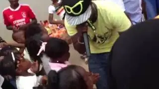 Wazzyno performs for the kids @ uncle Dennis'son birth day