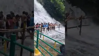 Monkey falls Valparai #kaviyaruvifalls #valparai #monkeyfalls