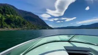 Cruising on Shushwap lake in the Formula SR1 303