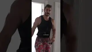 Testo Taylan tuvalete giren sevgilisini kovuyor