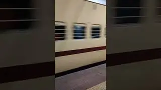 11139 Gadag Express at Kurla ||