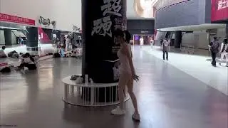 Do the splits in the mall and go home#dance#balletdancing#ballet#ballerina#tiktok
