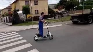 Nitro scooters XG10 ALLROAD - 2 rychlostn&iacute; benz&iacute;nov&aacute; koloběžka
