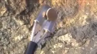 Placing a ball nut into a rock crack
