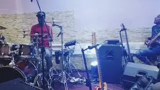 Sweet Ghanaian Music with the legends ( Reggae and Highlife instrumentals). ENJOY.