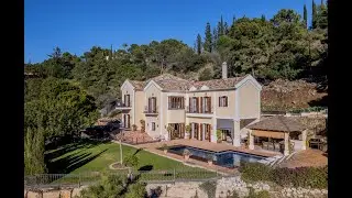 Spanish Luxury Villa Located in A Gated Community | El Madro&ntilde;al, Benahavis