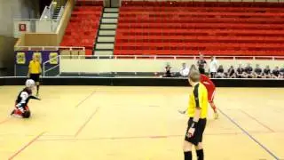 Bj&ouml;rn s&auml;tter straff!  IBF Backadalen vs. Eken IBK 7-4