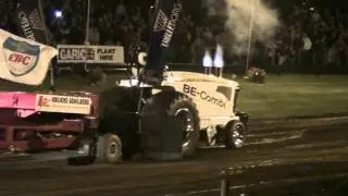 Tractorpulling Great Eccleston 2010 : Incredible Deere Finale Run Eurocup 2e plaats