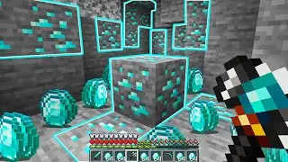 I crafted a DIAMOND FINDING PICKAXE in this Minecraft UHC...