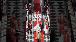 Royal Wedding Magic: Princess Catherine's Heartwarming Walk to the Altar with Dad! 💫