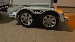 NYPD police message trailer scale 1/18 motormax