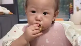 宝儿的一天vlog 能吃能喝能睡 每天活力满满 每周两次早教课  第一次和小朋友玩受伤#记录真实生活 #vlog日常 #人类幼崽 #宝妈
