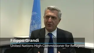 UN refugee chief presents new petition that urges solidarity and shared responsibility #WithRefugees