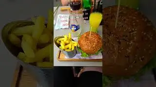 The food in Makarska is amazing! 🍔🍸 #viral #croatia #summer #travel