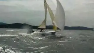 www.farevela.net: Volvo Cup Melges 24 Race 6 Blu Moon surfing at 23 knots favini surfokok.mp4