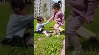 Good Kids Always Help (Heartwarming Stories) ❤️