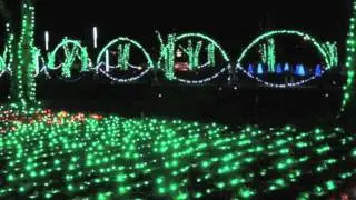 THE TRAVEL VOICE by BECKY - Gatlinburg/Sevierville Winterfest (December 2012)