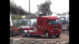Mario Racicot pulling Bedford 2014 Freightliner Argosy V24