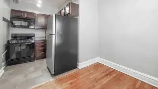 A spacious Buena Park 1-bedroom a short walk west of Lincoln Park