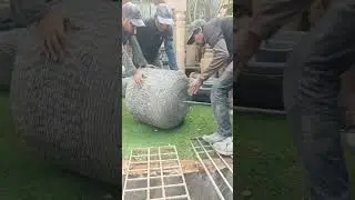 Installing Large Size Granite Ribbed Sphere Water Fountain for Garden
