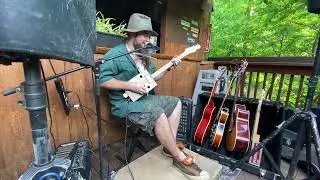 Cigar Box Guitar OneManBand as Green as a Blade of Grass