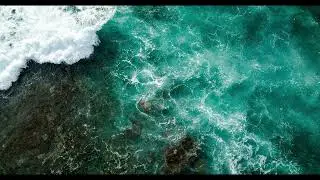 [4K] Relaxing Sounds of Waves that are in Beautiful Emerald Colors 3 HOURS