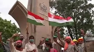Pakistan: Anti-government protesters storm state TV building