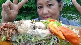 Mukbang with chicken cooked in ashcott ,banana flower chutney and salad🥗🌾||