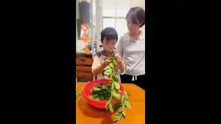 #Creative Ways to Watch Kuaishou with Kids #Funny Mother and Son Moments #Daily Life of Mother and