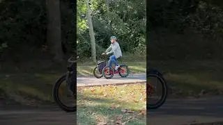 Enjoy the Etnnic folding electric trike: comfort and fun on your countryside ride.