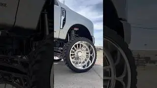 2023+ Ford F-250 on our NEW 8&rdquo; SS 4-Link Kit &bull; 26x16 @kg1forged wheels &bull; 405/30 @furytires