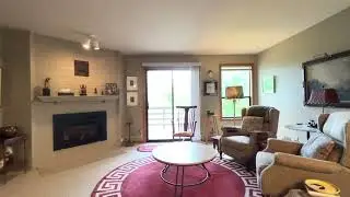 Welcome to a spacious condo in the sought-after 55+ King City Highlands in Tigard, Oregon