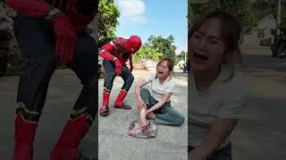 Spider-Man Saves a Girl in Danger Just in Time 🕷️🚨❤️