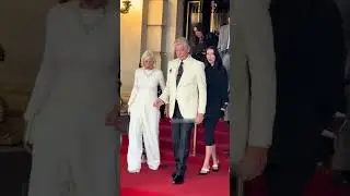 Pierce Brosnan Walks Helen Mirren At The Thursday Murder Club Premiere💐 #piercebrosnan #helenmirren