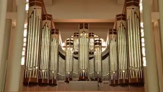 Chrystus Pan karmi nas