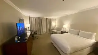 Hilton Universal City room tour & review | Is an on-site Universal Studios Hollywood hotel worth it?