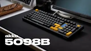 A 98% Keyboard Layout with an LCD Screen and a Knob! - Akko 5098B Black & Gold Review