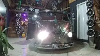 Kombi furg&atilde;o metal