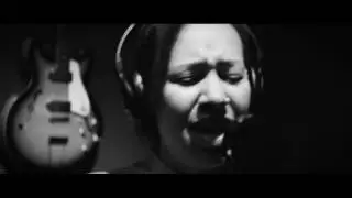 A&iuml;cha Cherif (SOLO) - 'Fire' Live at Gibson Room A'DAM