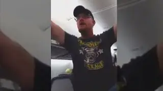 Donald Trump Supporter Banned From Delta for Life After Anti-Hillary Tirade