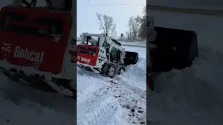 Get out of a Sticky Situation! Bobcat S650 vs Deep Snow!