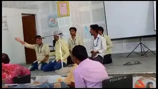 College me cowali krte huwe students